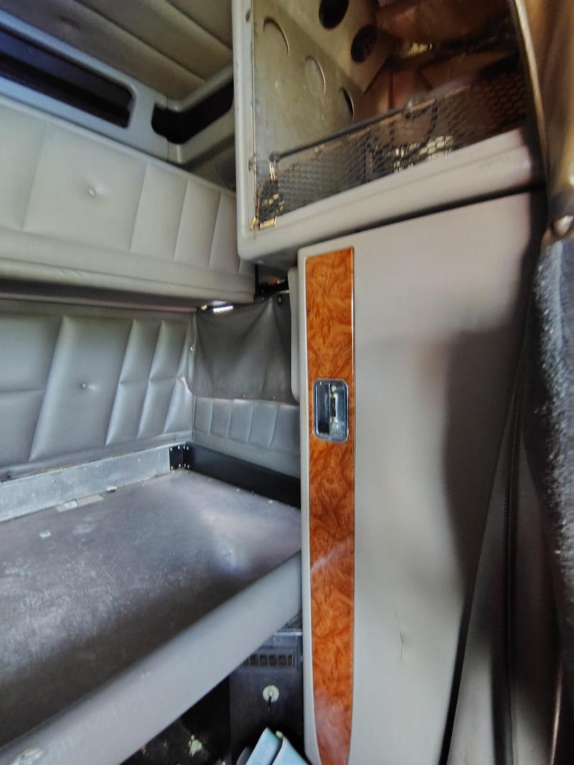 2002 PETERBILT 379 - Image 37